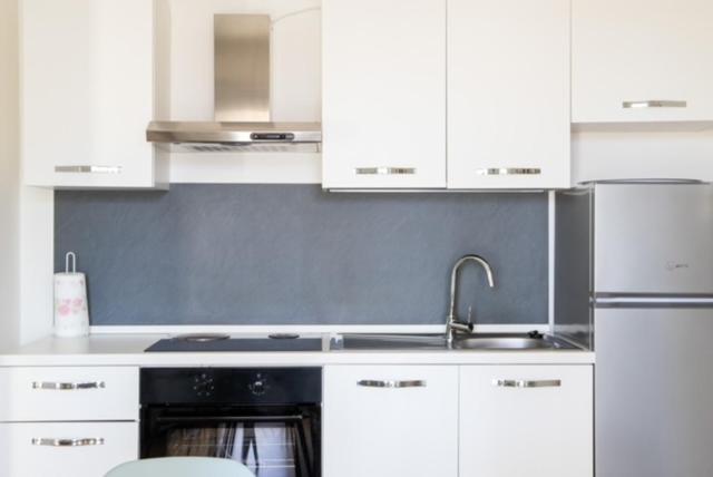 Grande Monolocale Con Parcheggio Interrato Incluso Apartment Genoa Bagian luar foto